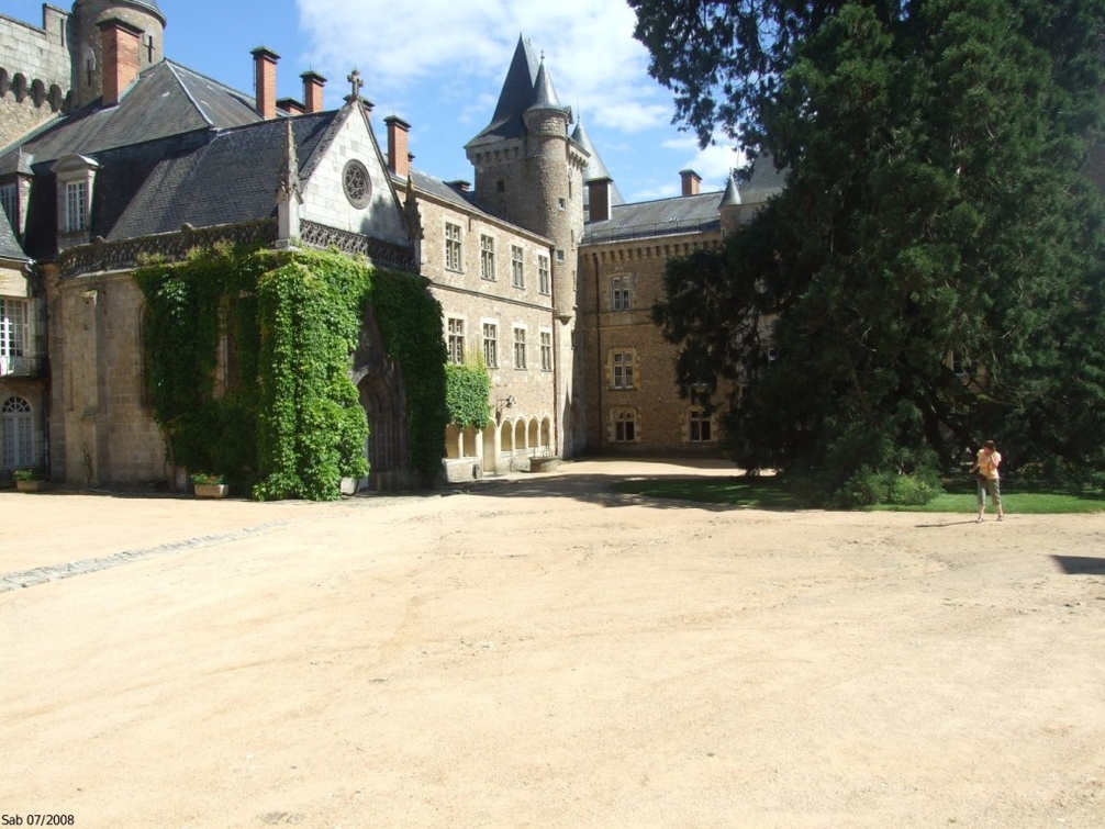 chateau_de_busset__10.jpg
