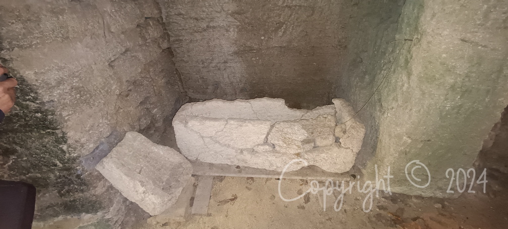 troglos-et-sarcophages 002